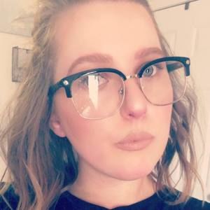 Meet your Posher, Andrea